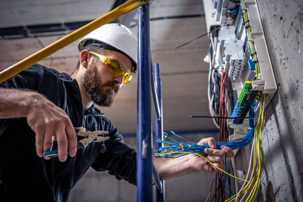 Best Electrical Contractors for Businesses  in Maumee, OH